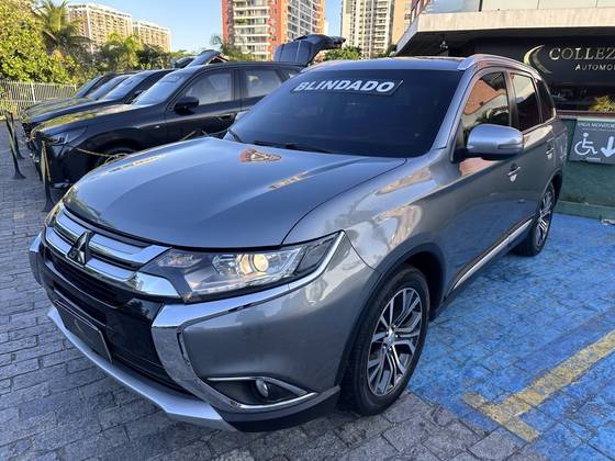 MITSUBISHI OUTLANDER 2.2 4X4 16V DIESEL 4P AUTOMÁTICO MITSUBISHI OUTLANDER 2.2 4X4 16V DIESEL 4P AUTOMÁTICO
